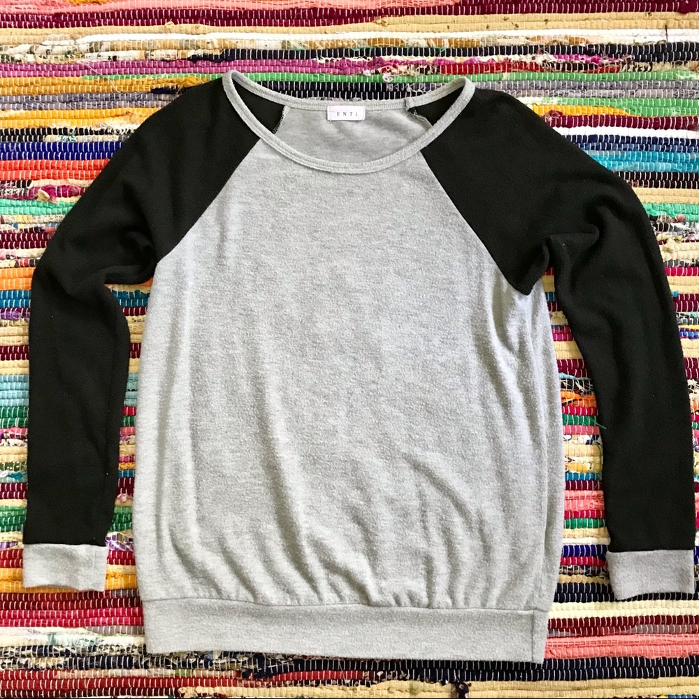 ENTI ~ Cozy baseball sleeve top